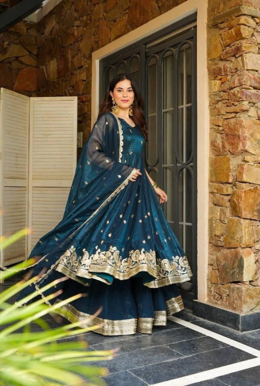 TAEL BLUE SUIT - Image 4
