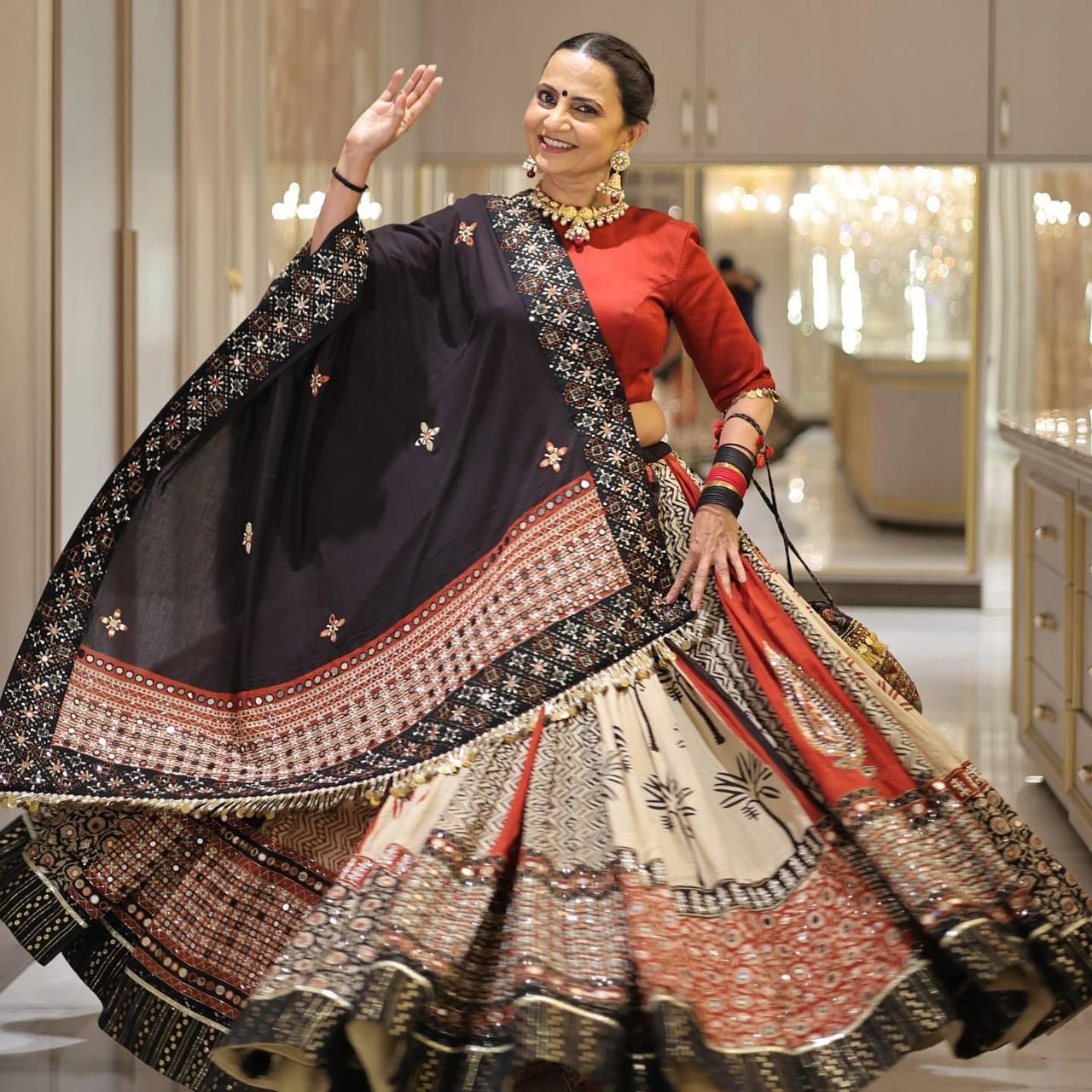 Red and Black Chanya Choli - Image 3